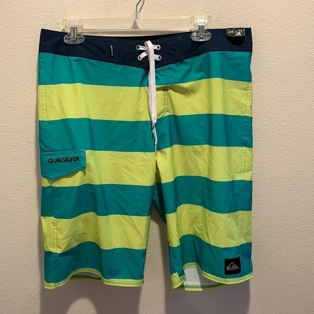 Quicksilver Mens Swim Shorts. Size 34x21. New but have been laundered.‌‌‌‌‌‌‌‌‌‌